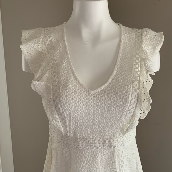 🆕 BARDOT v-neck broderie asymmetrical dress - Picture 2 of 12